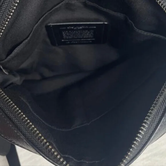 Coach Flight Black Pebbled Leather Messenger Crossbody LIKE NEW - Picture 8 of 8
